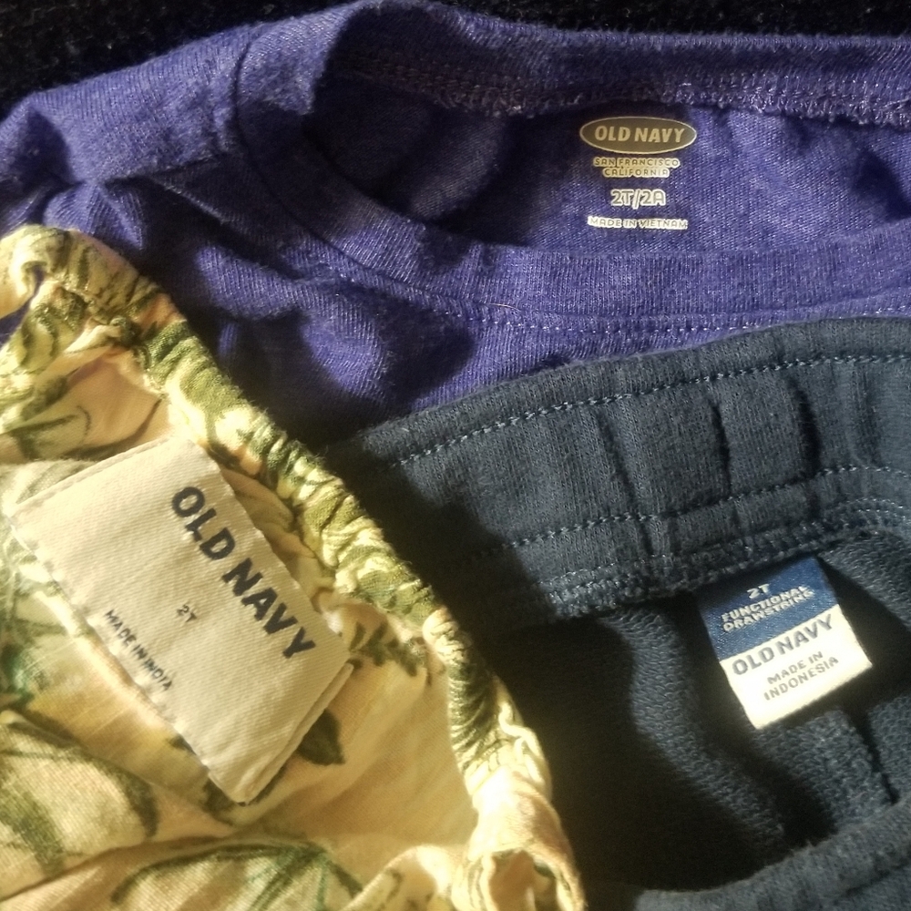 2T Old Navy clothing trio - Picture 6 of 7